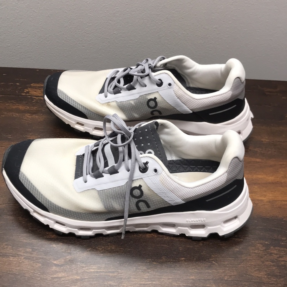 On Running Women's White and Gray Trail Running Shoes - Picture 4 of 11